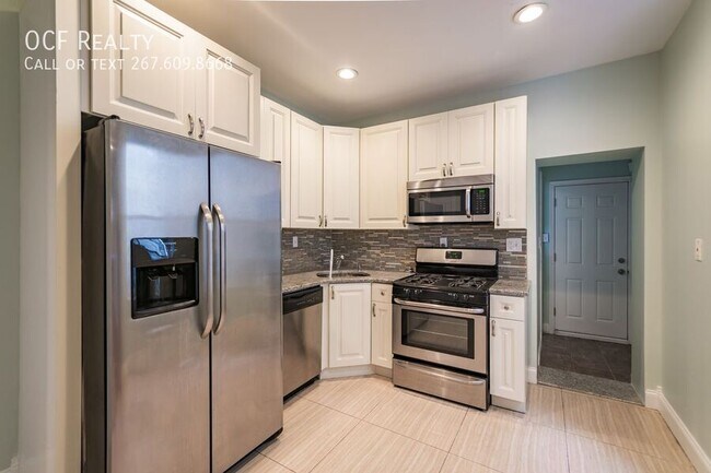 Foto del edificio - Three Bed Cobbs Creek Home