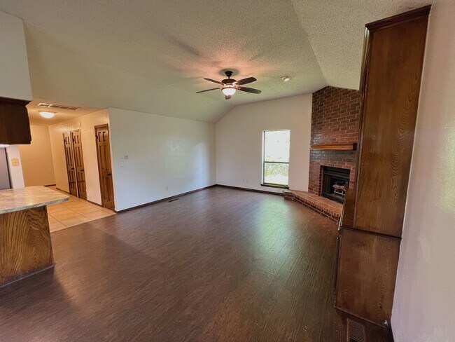 Foto del edificio - CHARMING 3 BED IN EDMOND!