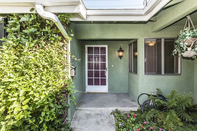 Building Photo - 3436 Lilly Ave