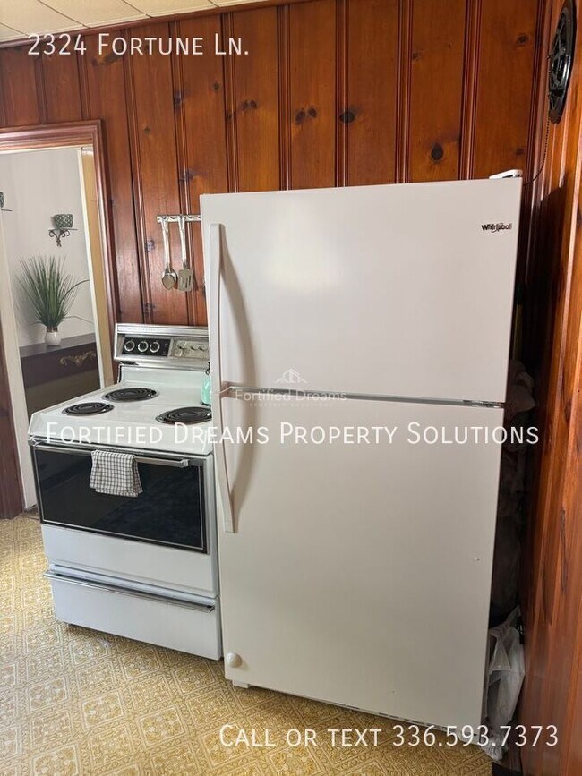 Building Photo - 2324 Fortune Ln