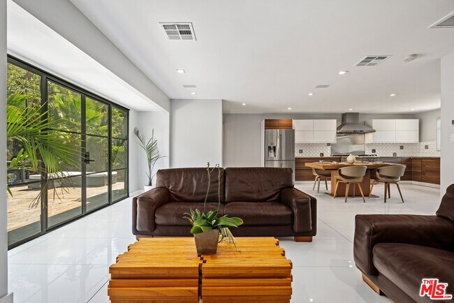 Foto del edificio - 22263 Buenaventura St