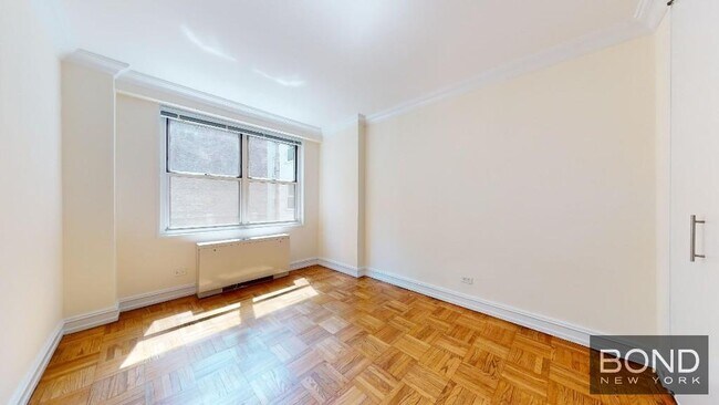 Foto del edificio - 888 Eighth Avenue