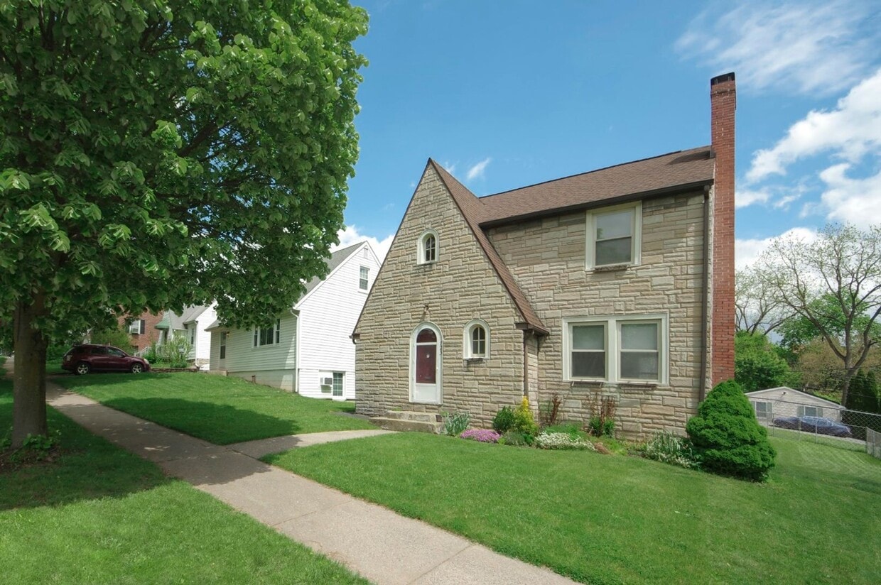 Foto principal - 723 S Allen St