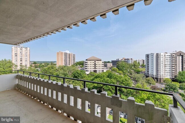 Foto del edificio - 6301 Stevenson Ave