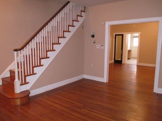 Building Photo - 4128 Parkside Dr