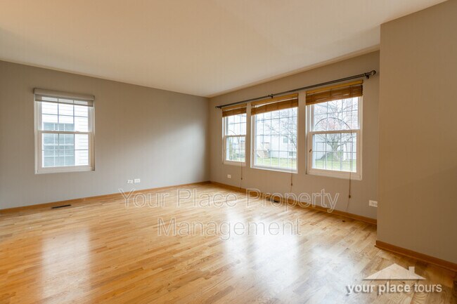 Building Photo - 300 Waterbury Cir