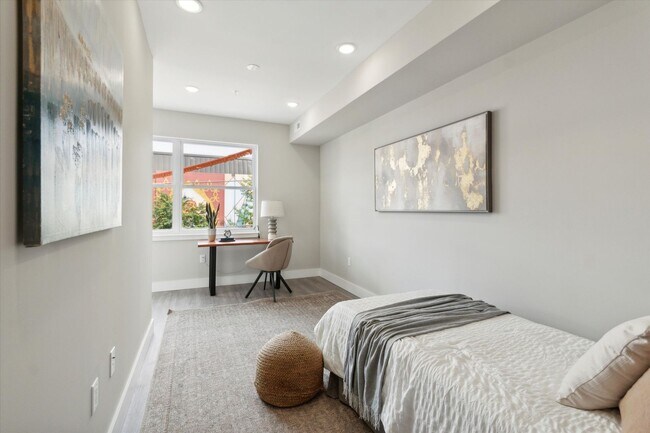 Foto del edificio - Luxurious New Construction Bi-Level 3-bedroom Unit in Wharton Centre Development