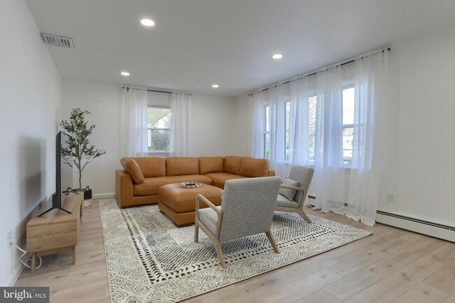 Building Photo - 137 Apple Ln