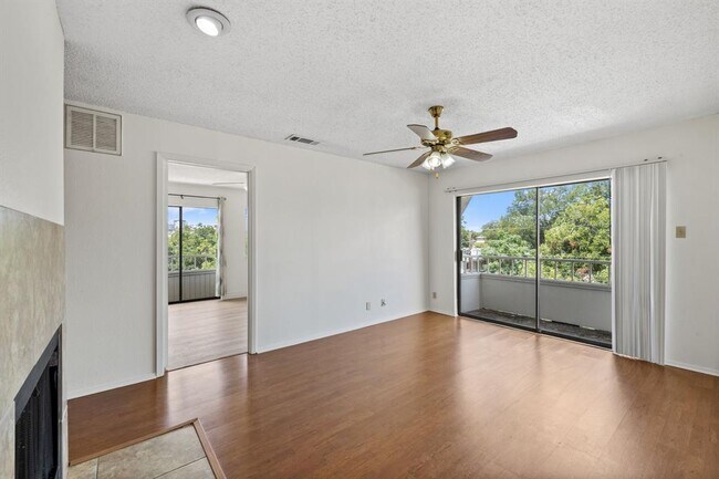 Foto del edificio - 3115 Helms St