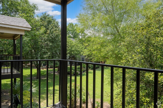 Building Photo - Bell Oaks