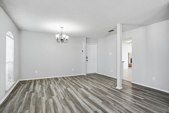 Building Photo - Spacious, Remodeled, 3-2-2 just off Boat Club in Eagle Mountain ISD!