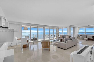 Building Photo - 2 Grove Isle Dr