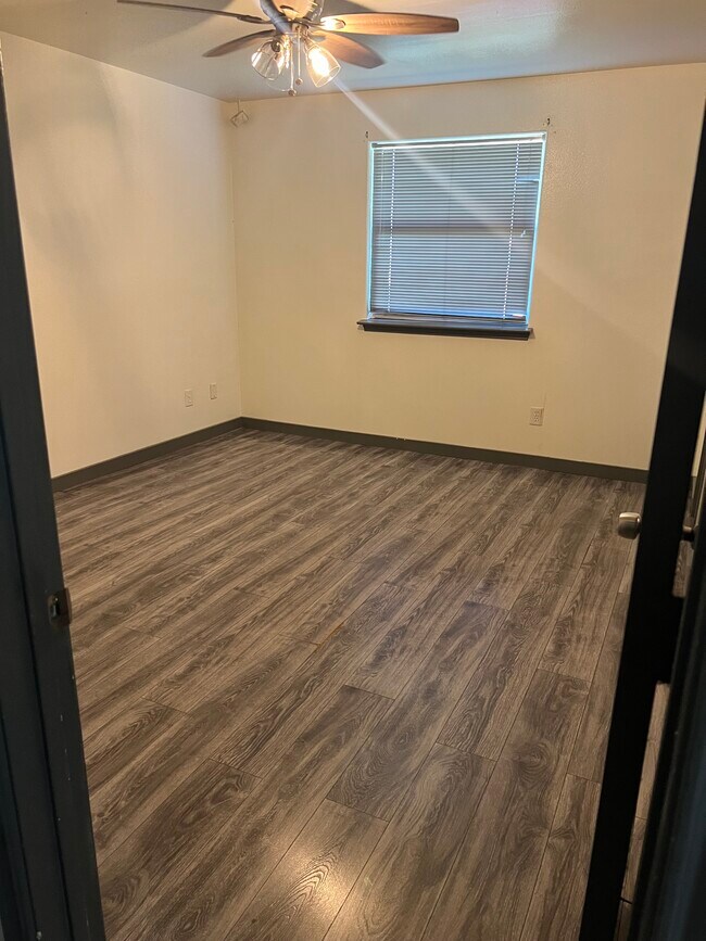 Foto del edificio - 3016 Hillsdale Ave