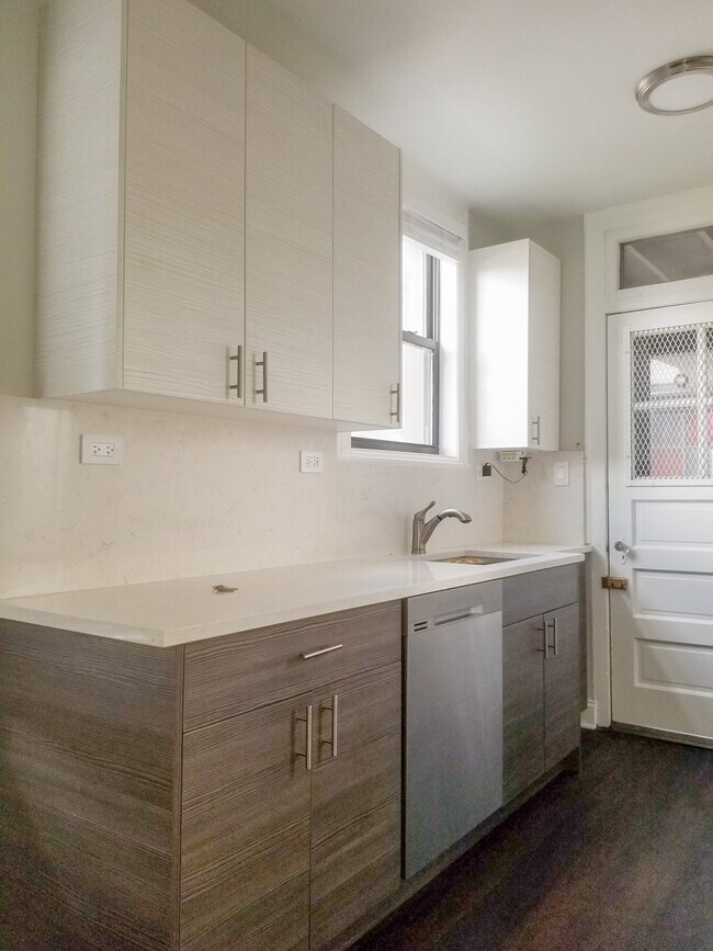Foto del edificio - 4325 N Hermitage Ave