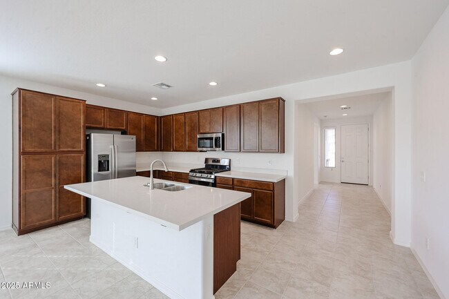 Foto del edificio - 14831 W Cottontail Ln