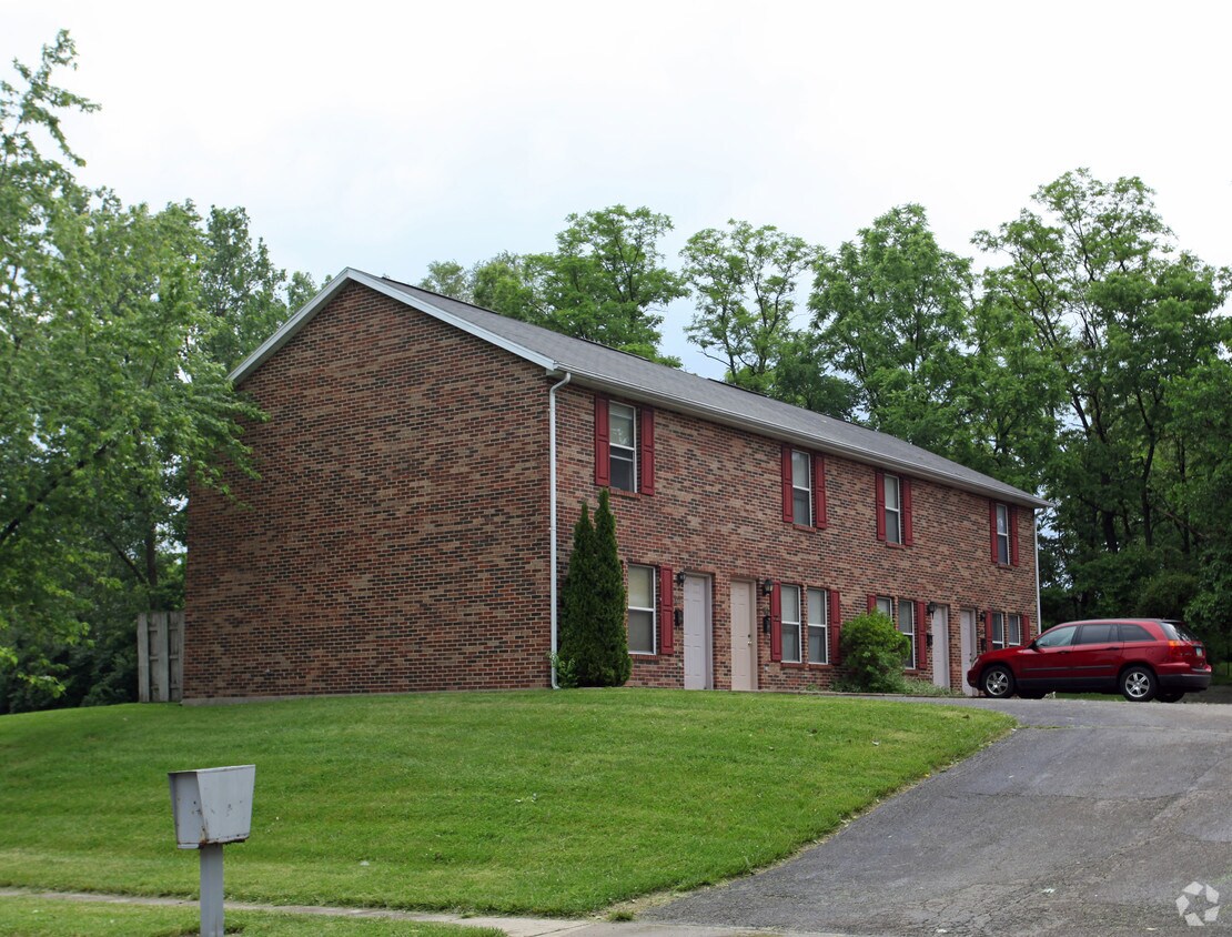 Primary Photo - 112-138 Brusman Dr