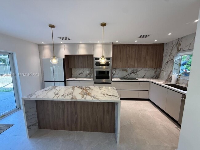 Foto del edificio - 16805 SW 109th Ct