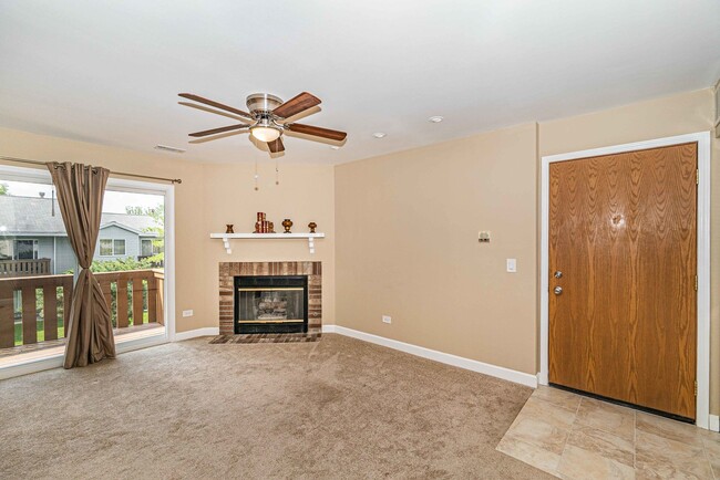 Building Photo - 657 Thorntree Ct
