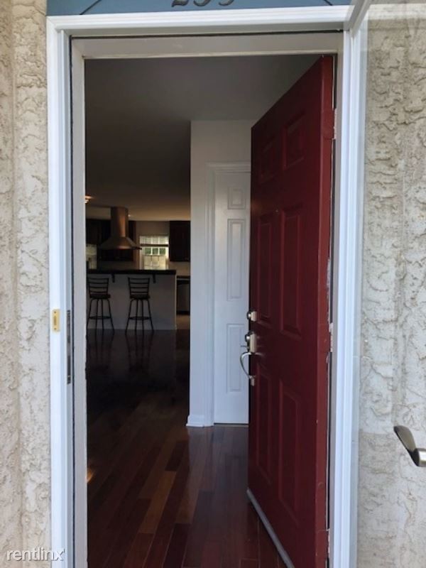 Building Photo - 3 br, 2.5 bath Townhome - 235 Lawndale Ave