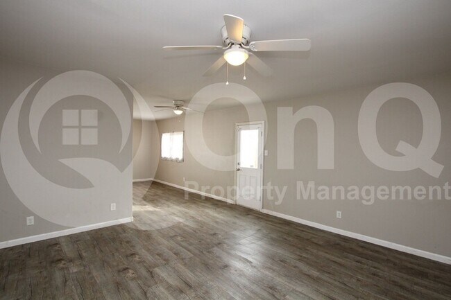 Building Photo - 4501 E Lynne Ln