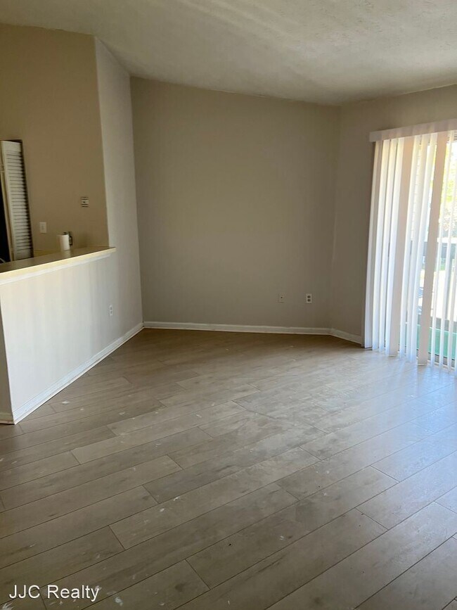 Building Photo - 2 br, 1.5 bath House - 77 Cape Dorey