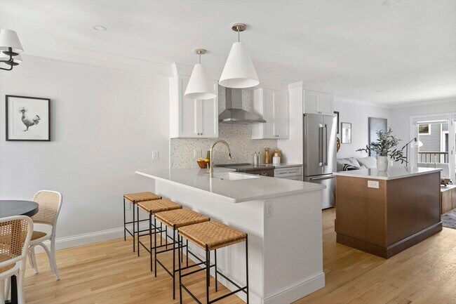 Foto del edificio - 715 E 7th St