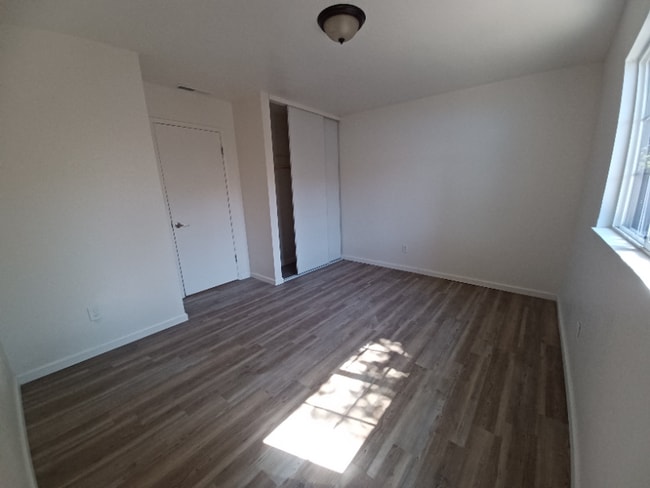 Foto del edificio - 1111 Central Ave