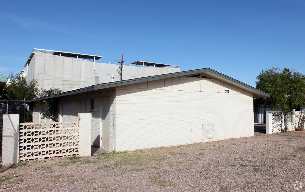 Foto del edificio - 7304 E Belleview St