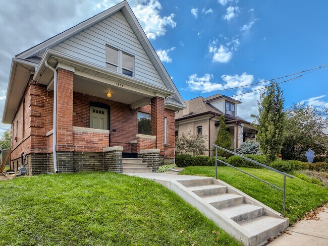 Building Photo - 1926 W 37th Ave