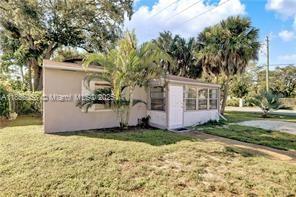 Foto del edificio - 858 SW 11th Ct