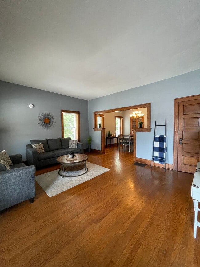 Photo - 802-804 Ferry Street Apartment