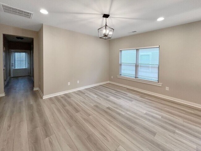 Foto del edificio - 49 River Birch Ln