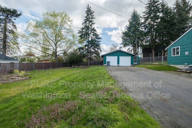 Building Photo - 1608 Shattuck Ave S