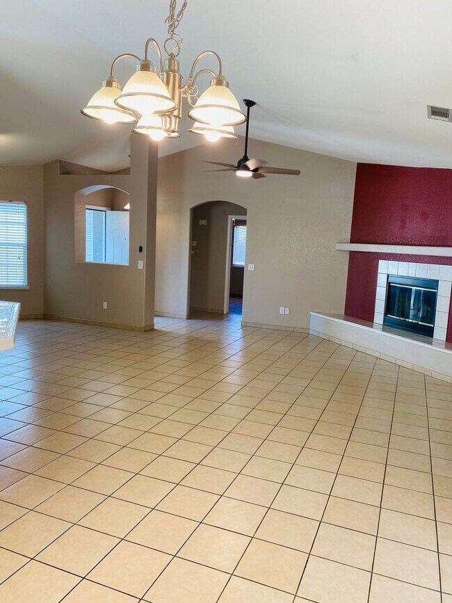 Foto del edificio - Spacious 4 Bedroom Galt Home