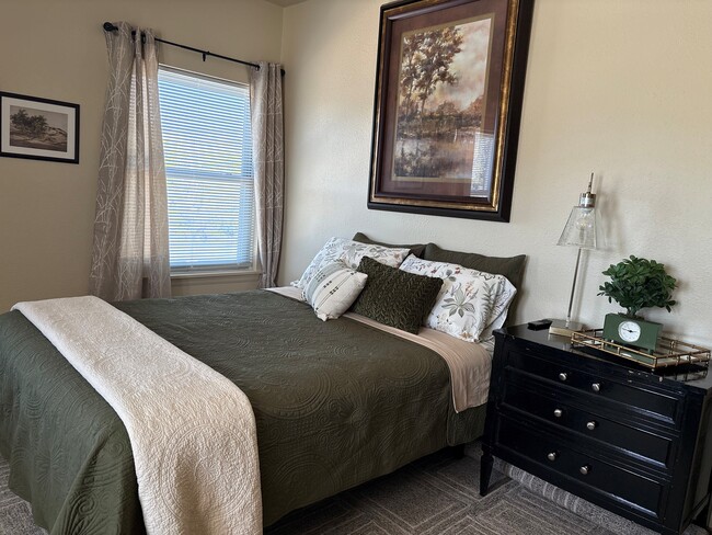 DORMITORIO PRINCIPAL - 125 W Main St