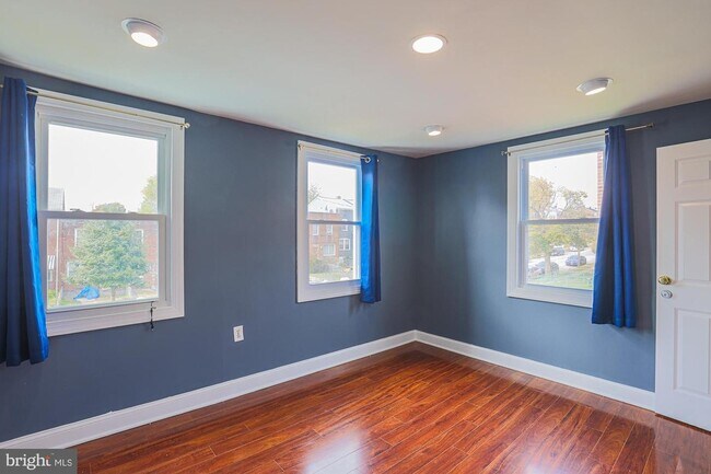 Foto del edificio - 2819 Bookert Dr