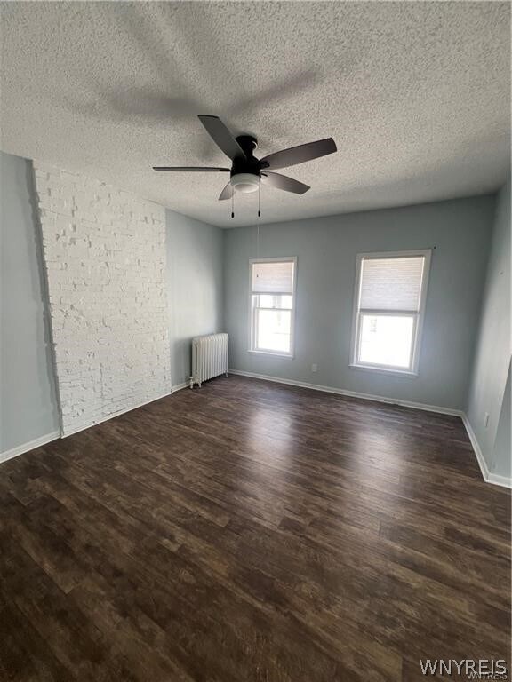 Foto del edificio - 146 Wallace Ave