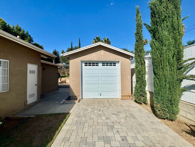 Foto del edificio - Newly renovated 3 bedroom, 2 bath single f...