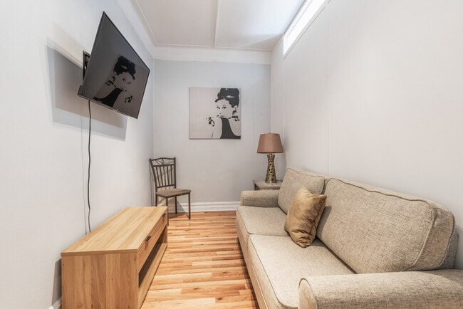 Foto del edificio - 414 W 46th St