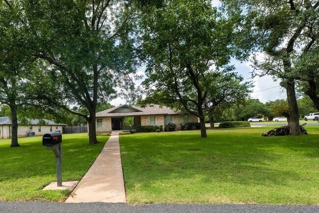 Building Photo - 300 Las Plumas Dr