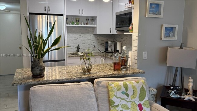 Foto del edificio - 98 Westbury E