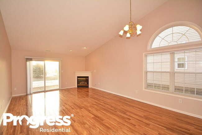 Foto del edificio - 13231 Sweet Briar Pkwy