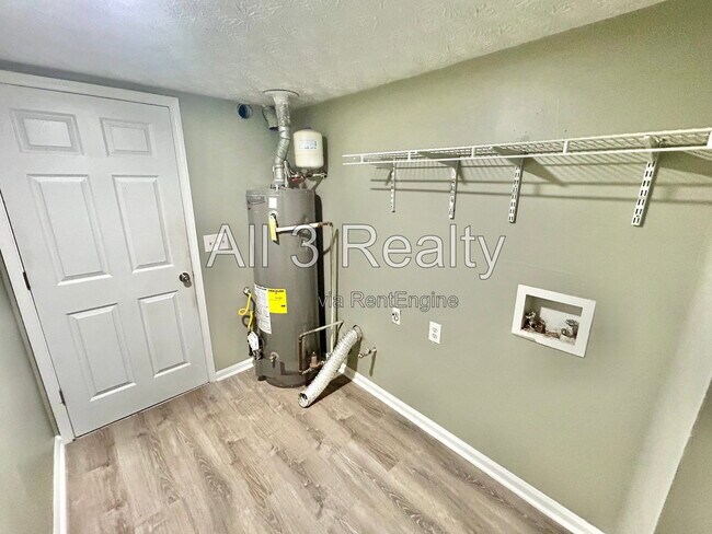 Foto del edificio - 5771 Rock Rd