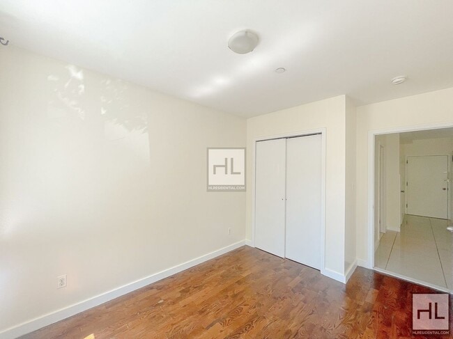 Foto del edificio - 345A Nostrand Ave