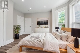 Building Photo - 382-382 Palmerston Blvd