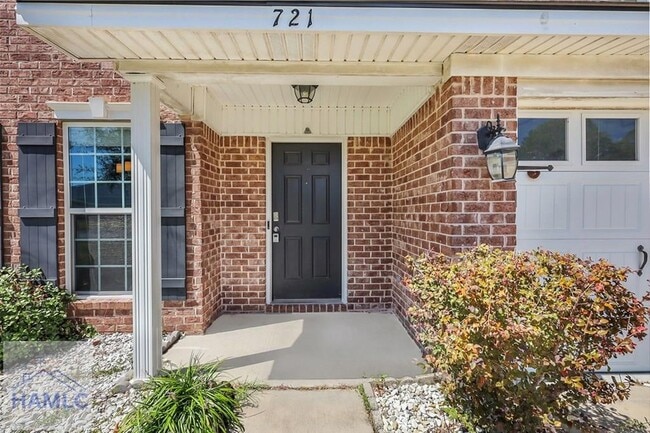 Foto del edificio - 721 Highgrove Ct