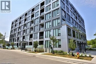 Building Photo - 690 King St W