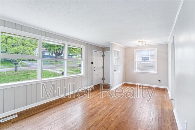 Foto del edificio - 3311 Coffman Dr
