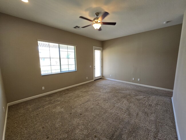 Master bedroom - 4241 N Pebble Creek Pky