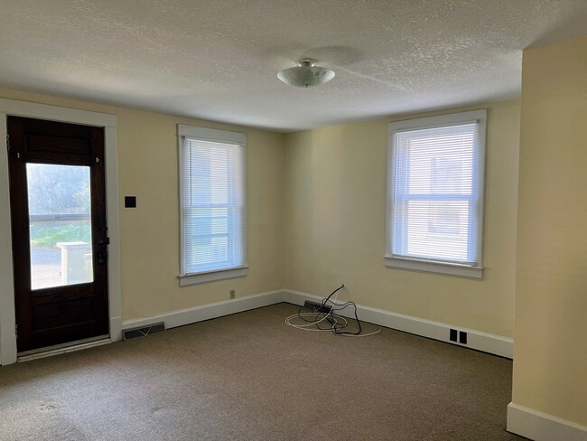 Building Photo - 41 Bowers Ave